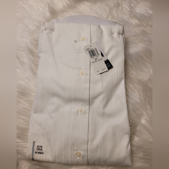 NWT Arrow wrinkle free shirt - Picture 2 of 3